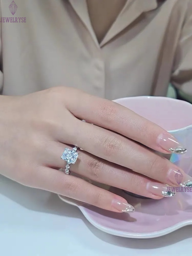 Elegant Ins Top Sell Wedding Rings Luxury Jewelry 925 Sterling Silver Princess Cut White Topaz CZ Diamond Party Eternity Women Bridal Ring For Lover G