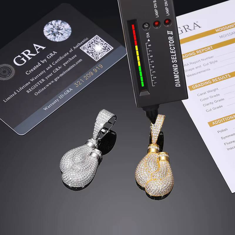 Moissanite Jeweler Wholesale 925 Sterling Silver VVS Moissanite Diamond Classic 3D Iced Mitts Pendant GRA Certificate Gold