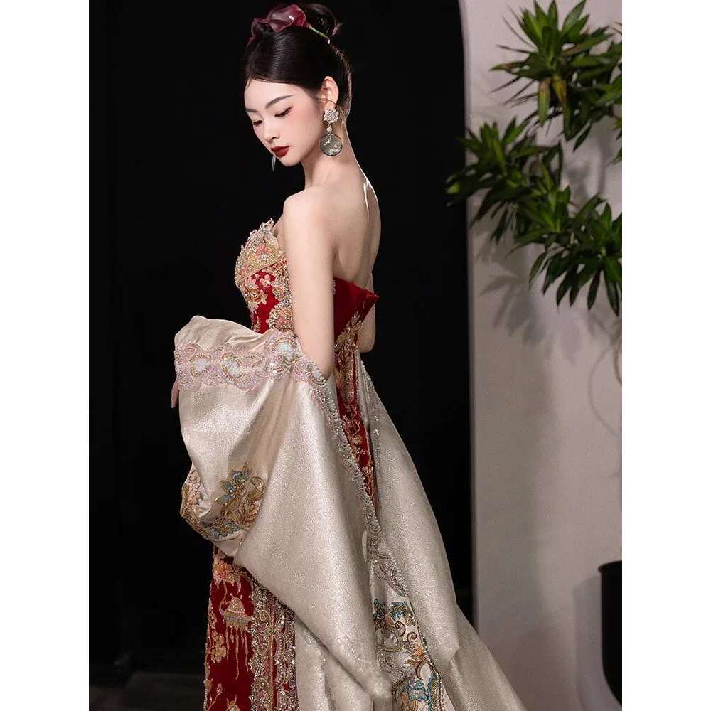 New Chinese Chest Wipe Xiuhe Small Fish Tail Heavy Industry Toasting Longfeng Coat Dress