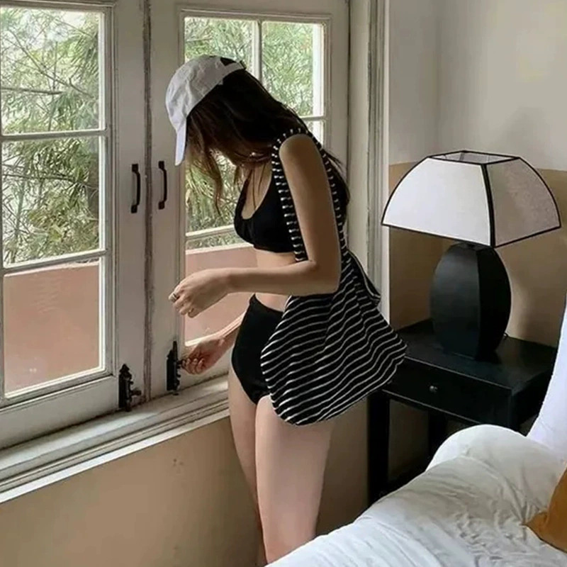 Split three piece for women, slimming and sexy swimsuit, hot spring vacation long sleeved beach sunscreen swimsuit