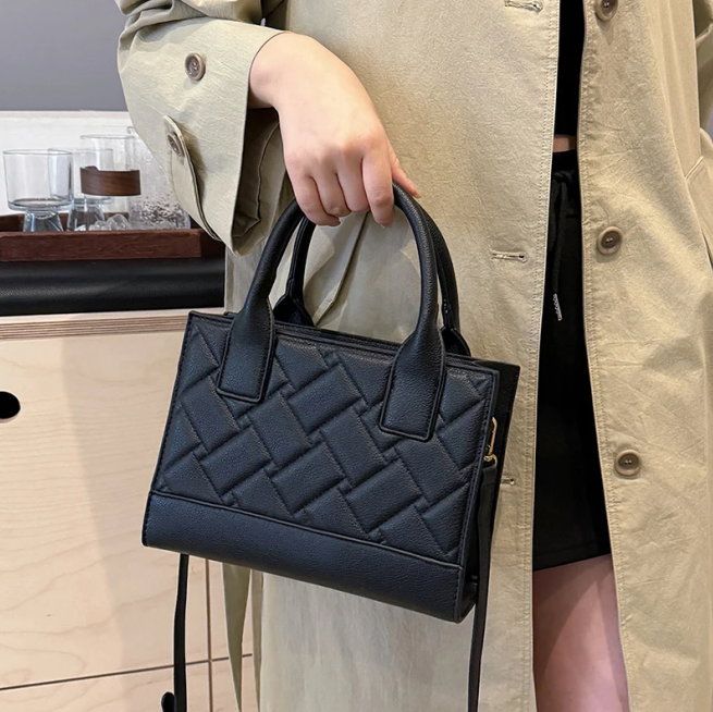 London Handbag 2025 New Designer Women's Handbag Large Capacity Handbag Fashion Trend Quilted Shoulder Bag Fashion Single Shoulder Bag