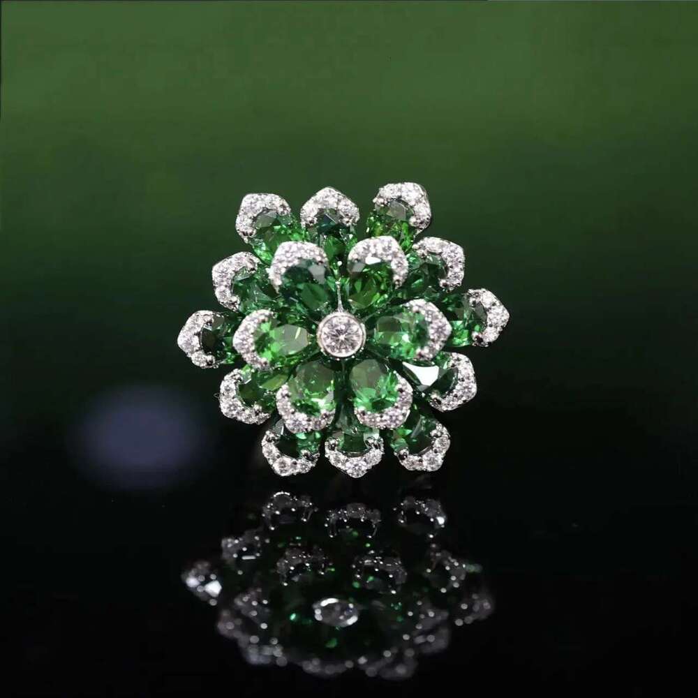 Foydjew New Flower-Shaped Jewelry Sets Necklaces Royal Blue Pendant Earrings Simulated Emerald Color Treasure Rings