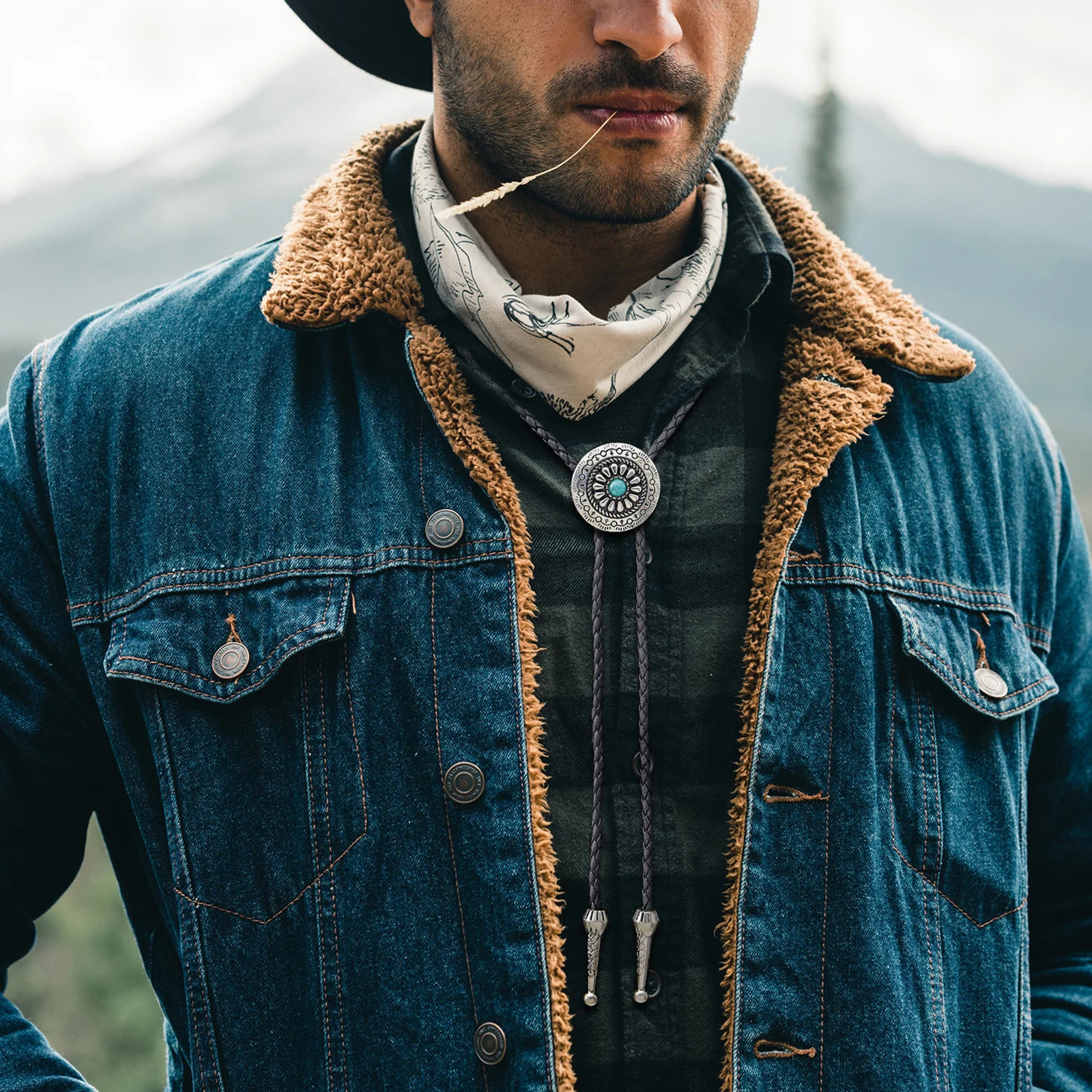 Vintage Bolo Tie Green Black Stone Pendant Leather Bolo Ties Western Cowboy Necklace Dance Necktie Accessories for Men Women 250430