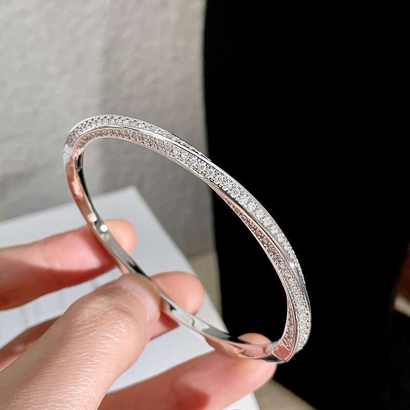Micro Inlaid Zircon Twisted Pattern Dia Geometric Curve Wrapped Weaving Light Design Sense Gift Bracelet For Women
