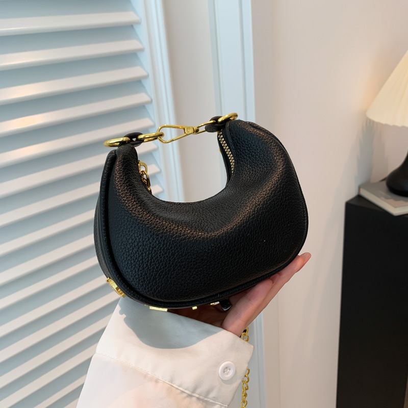 Mini shoulder crossbody dumpling women's 2024 chain crescent bag, fashionable handbag
