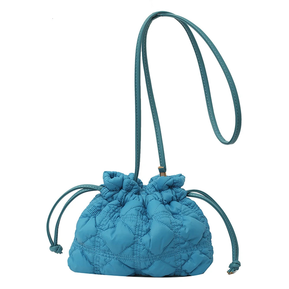 Womens inflatable bucket bag detachable shoulder strap drawstring shoulder bag solid color inflatable bag used for outdoor travel 250427