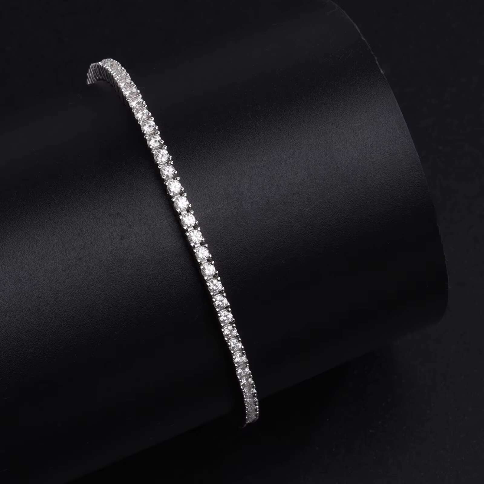 Wholesale Custom 2MM Tennis White Moissanite Chains 925 Silver Necklace Classic Pendant Necklaces for Wedding or Party
