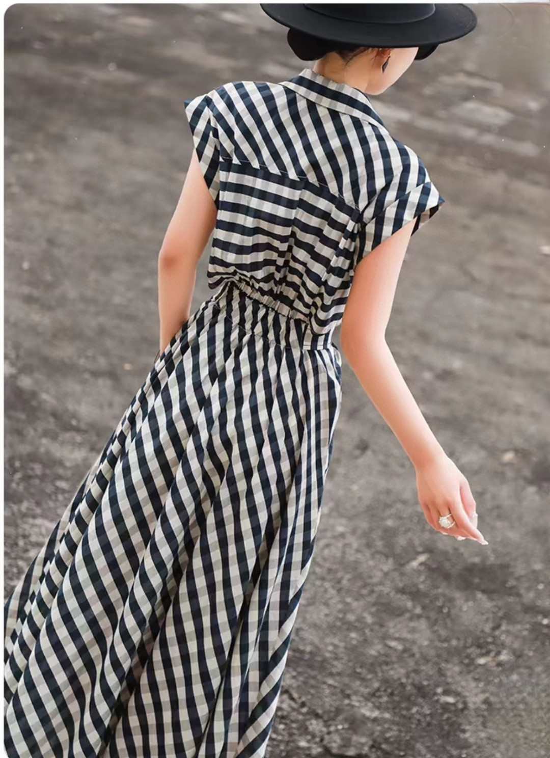 2025 Short sleeved waist cinching dressFashion Week Show Customized Fashion Tailored clothing womens Fashion Paris.M338