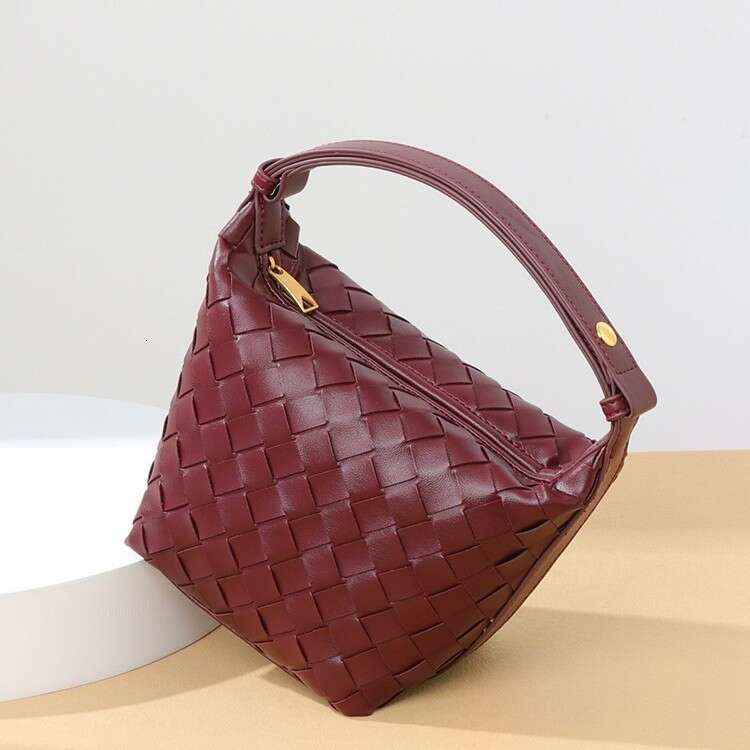 New Compilation Fashionable Bucket Trendy Versatile Handheld Lunch Box Casual Single Shoulder Women's Bag