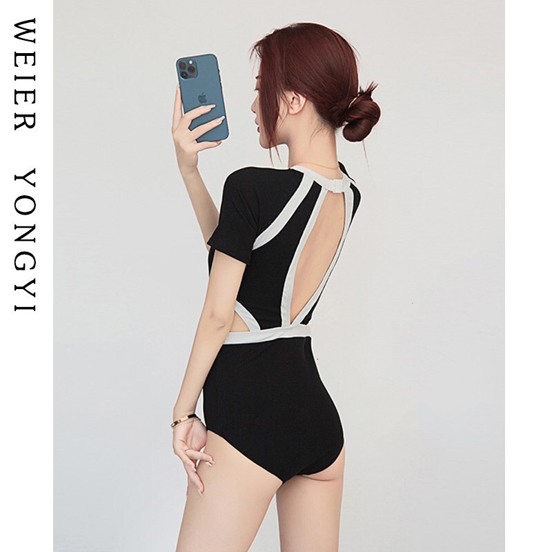 Sporty fashionable backless one-piece swimsuit for women, summer seaside high-end feeling, women's long sleeved sun protection and hot spring swi
