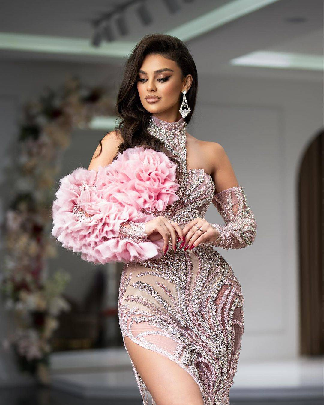 Luxurious High Neck Ruffles Prom Dresses Sexy Sequined Beading Evening Dress Customized Side High Silt Celebrity Party Gown