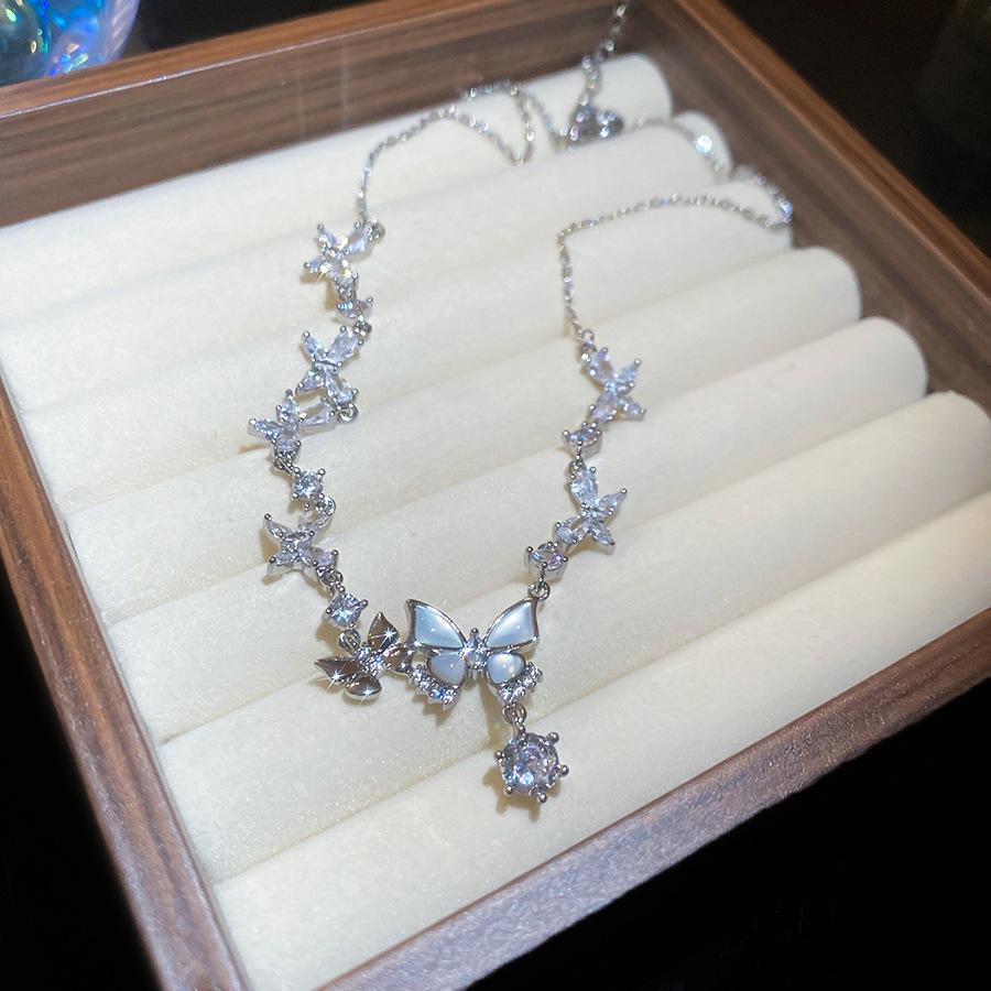 Korean Style Ins Zircon Butterfly Pendant Exquisite Elegant Temperament Versatile Collarbone Chain Light Luxury High-end Sense Necklace - view 7