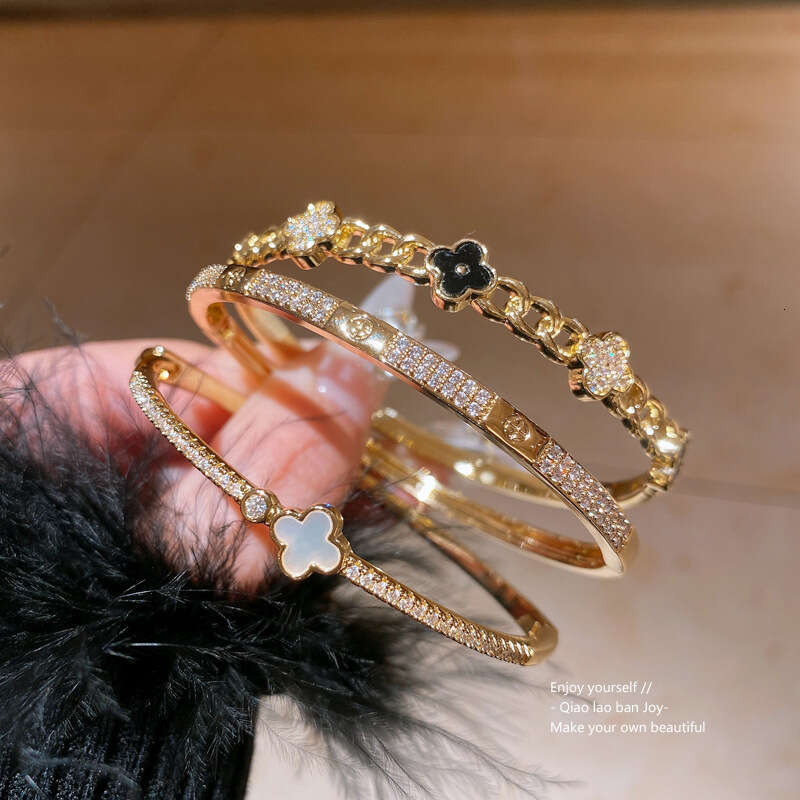Clover Bracelet Designer jewelry 4/ Leaf Bracelet Real gold electroplated zircon flower bracelet ins high-end feeling bracelet niche commuting new sty