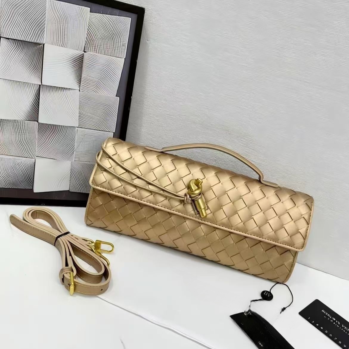 Designer women's handbag fashion new woven soft leather French fashion horizontal bag