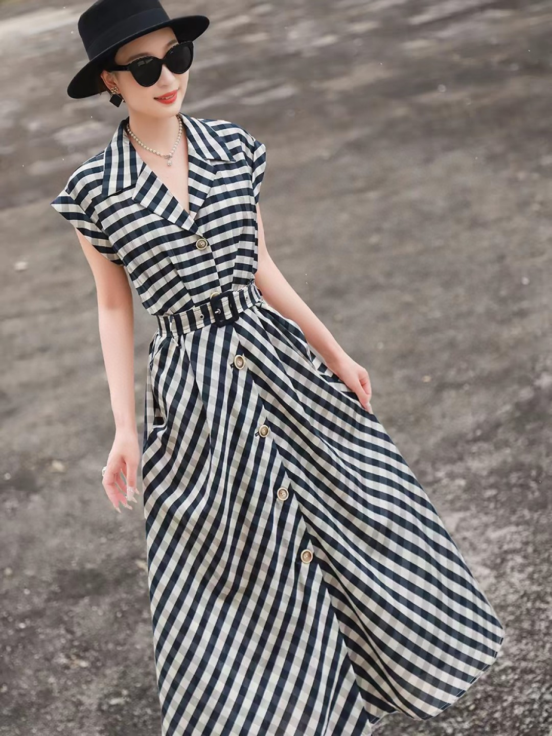 2025 Short sleeved waist cinching dressFashion Week Show Customized Fashion Tailored clothing womens Fashion Paris.M338