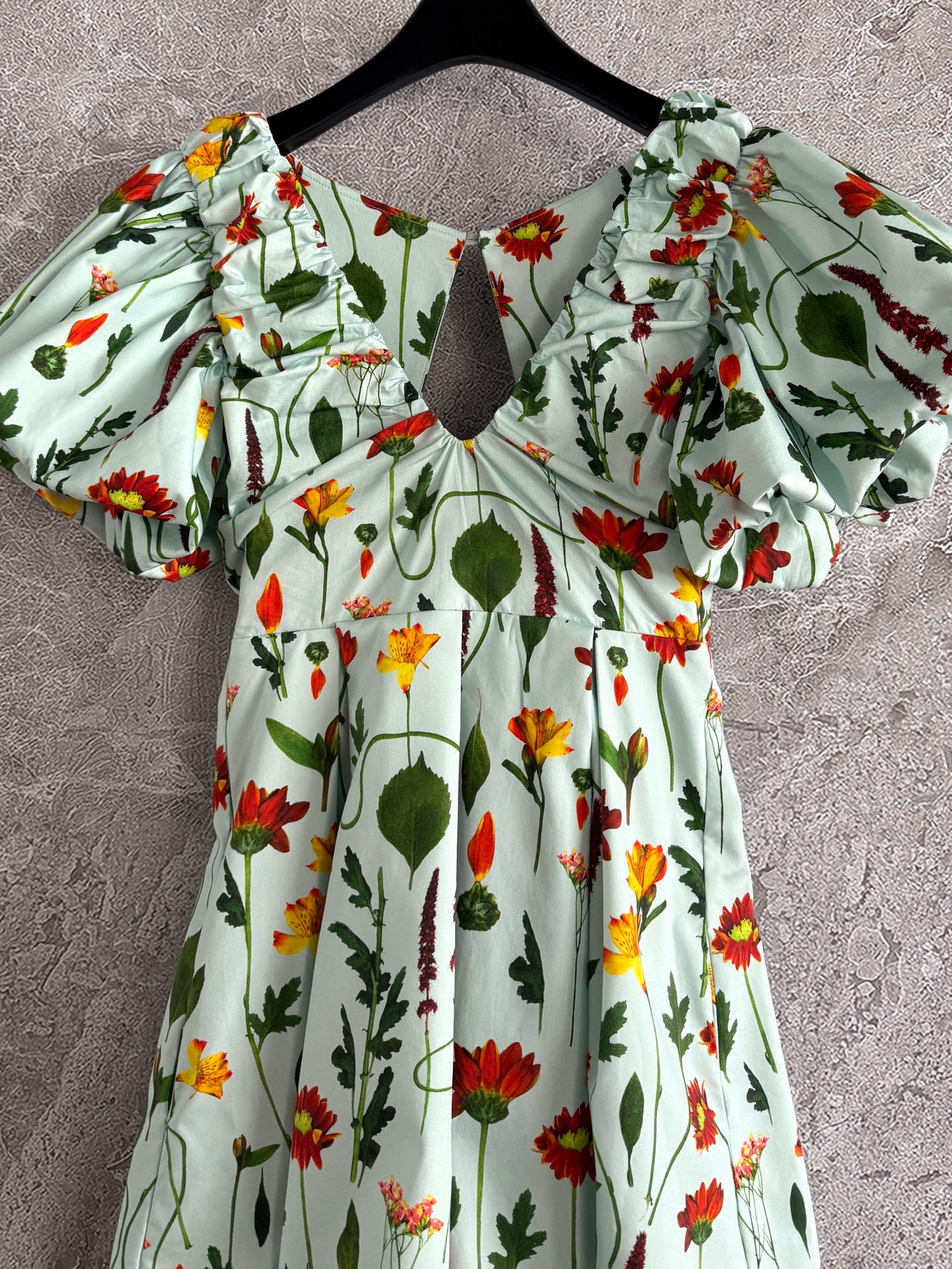 2025 Floral Bubble Sleeve Dress Fashion Week Show Customized Fashion Tailored clothing womens Fashion Paris.M361