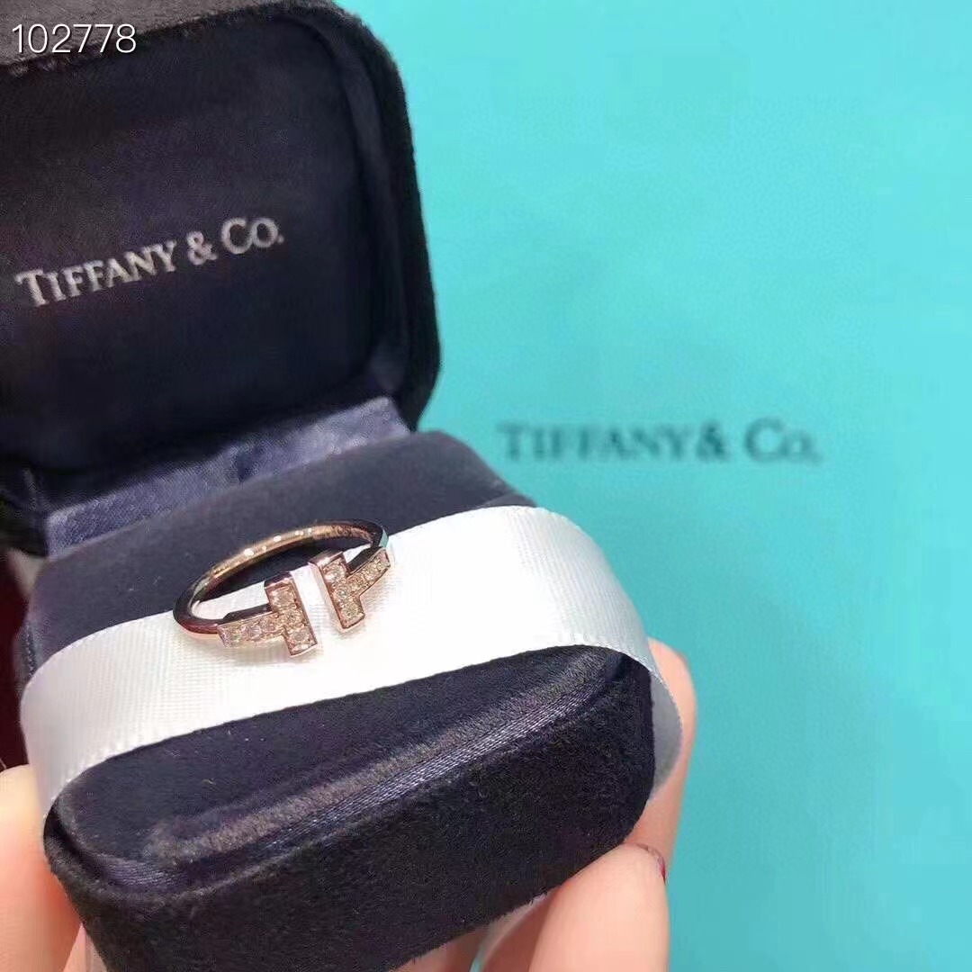 2025 Rings for women Classic Designer Double T Letter brand sier Pearl Fritillaria ring wedding Jewelry couple woman Gifts M201