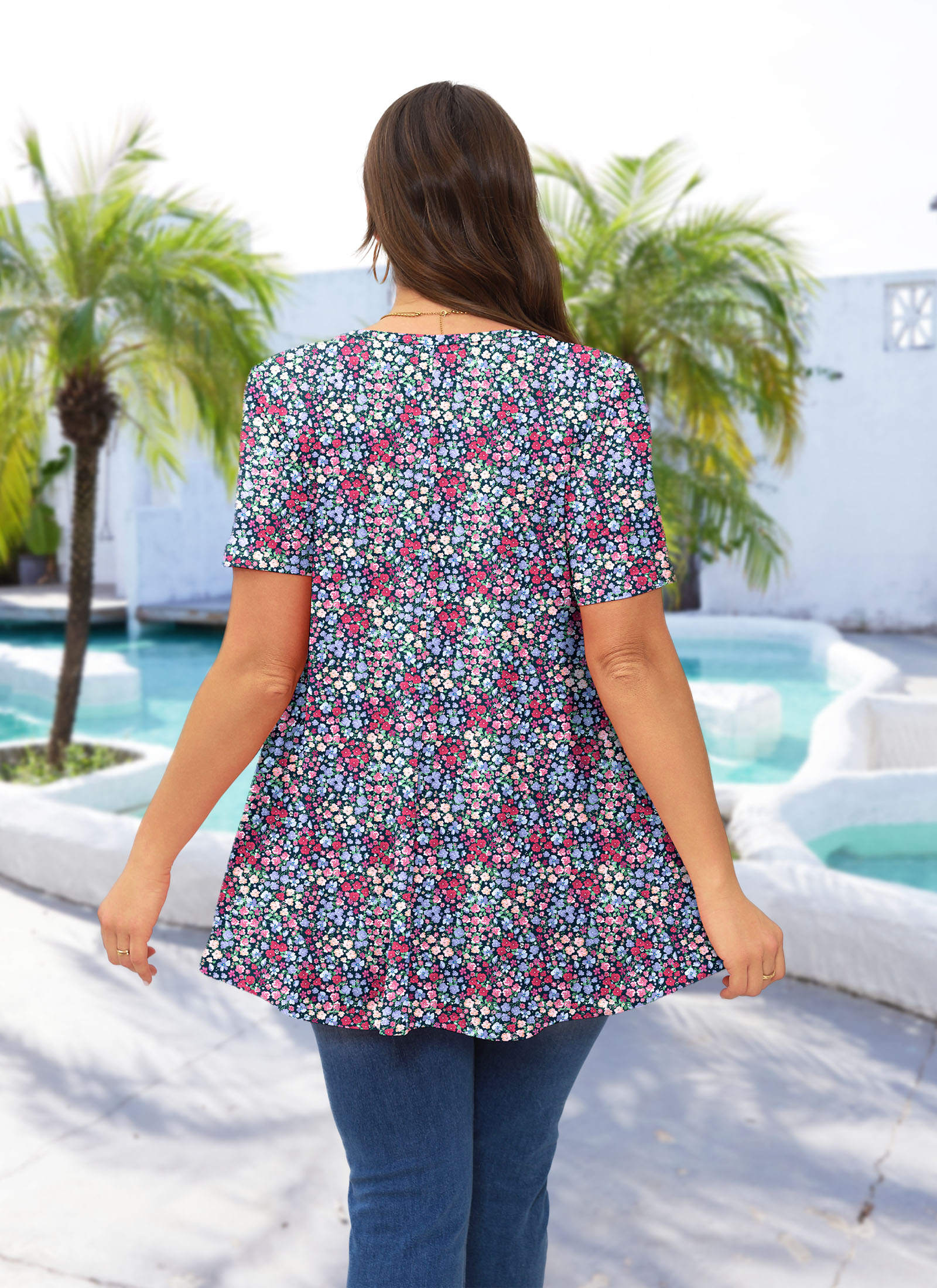 Tunic Tops for Women Plus Size Short Sleeve Crew Neck Swing Flare Loose T-Shirt Blouses to Wear with Leggings Small Floral Tops