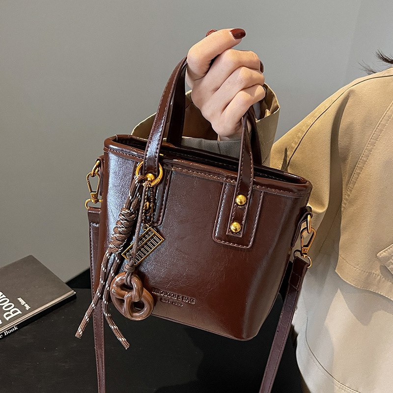 designer bag High end small for women 2024 new autumn and winter versatile crossbody fashion super hot hand-held bucket bag
