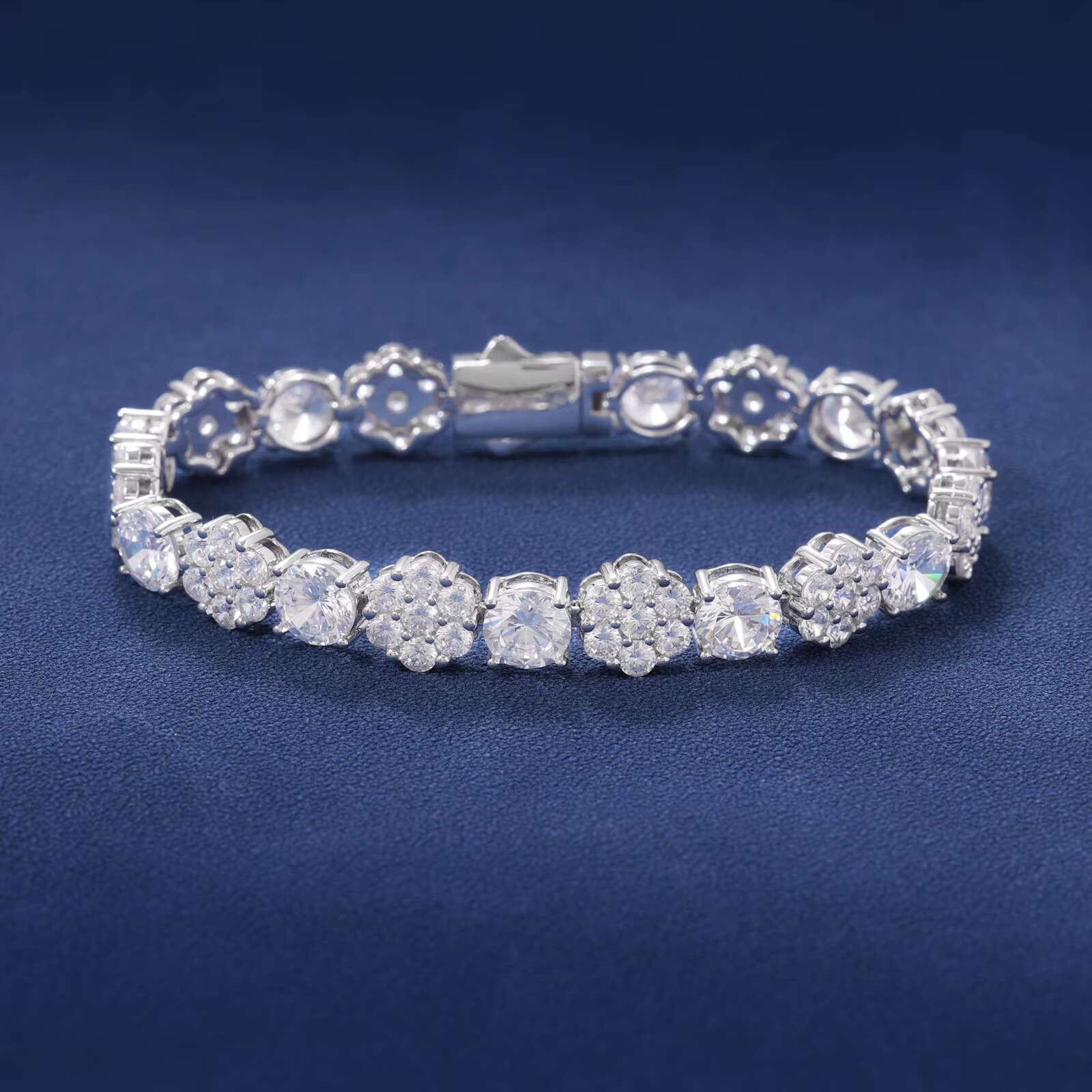 New Cluster Flower Design Bracelet 10mm Iced VVS D Moissanite Diamond Waterproof Tennis Chain Gold 925 Silver Men Womens Hip