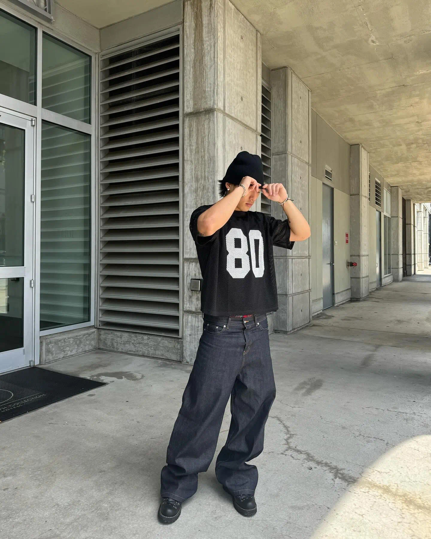 The 2025 New Retro Perforated Mesh Rugby Suit With Digital And Letter Prints For Men And Women Features A Casual Short-sleeved Design