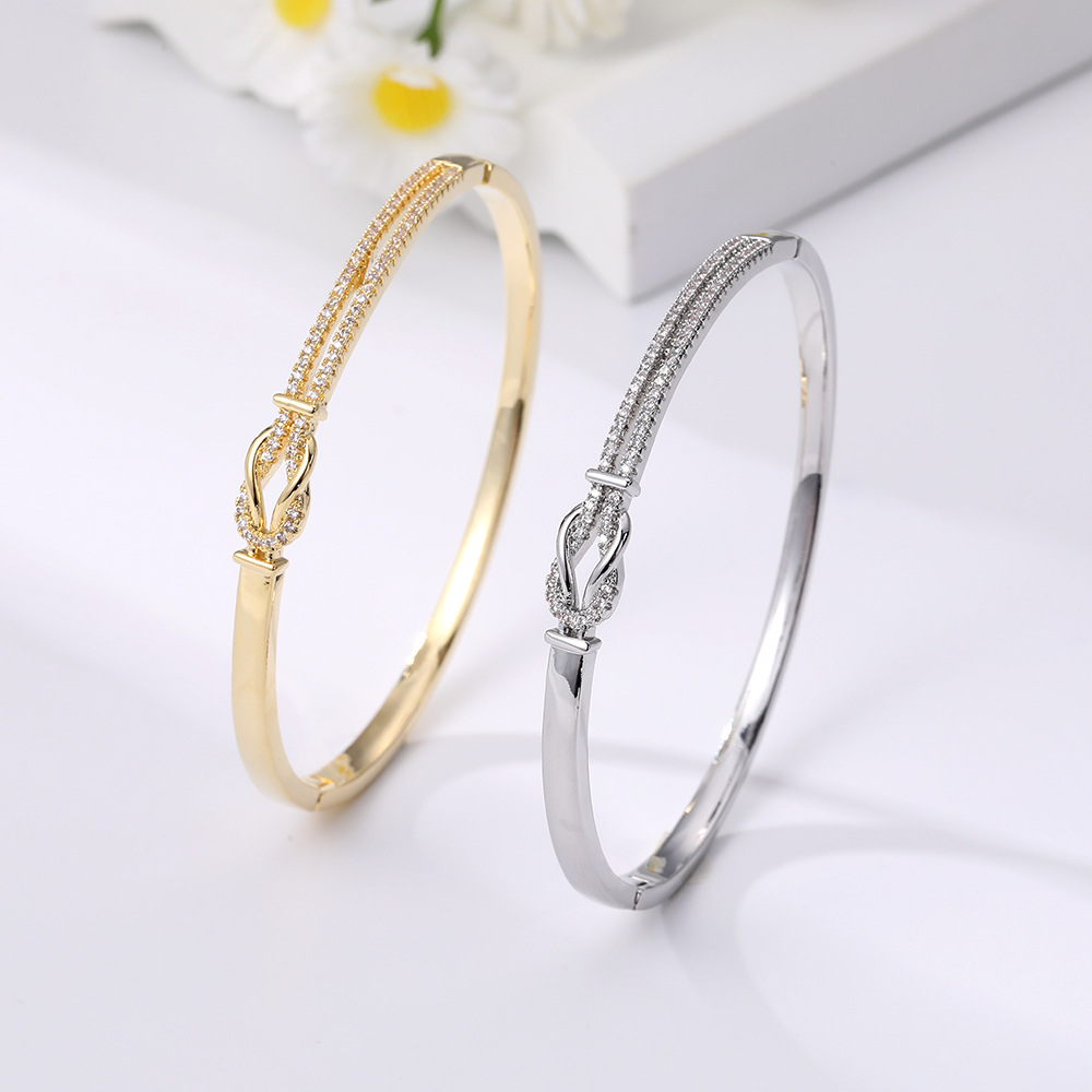Fashionable designer bracelet women horseshoe buckle bracelet with micro inlaid zircon versatile for women's light luxury bracelet classic design