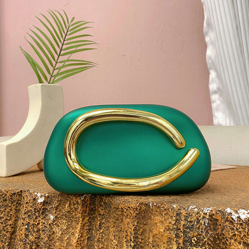 Hot selling metal chain letter box 2025 small square party versatile mobile phone hand-held crossbody bag