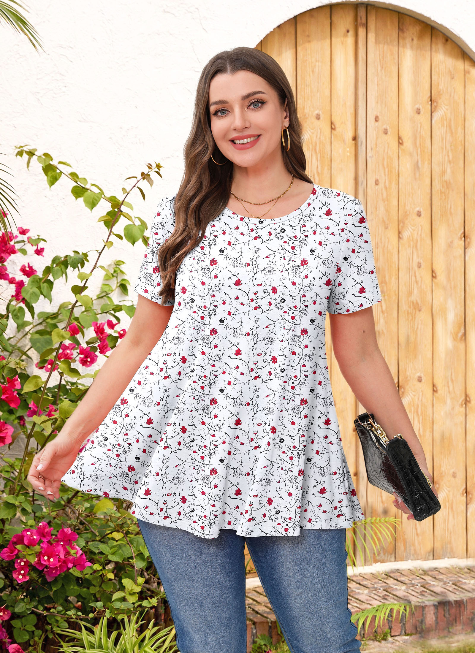 Tunic Tops for Women Plus Size Short Sleeve Crew Neck Swing Flare Loose T-Shirt Blouses to Wear with Leggings White Floral Tops