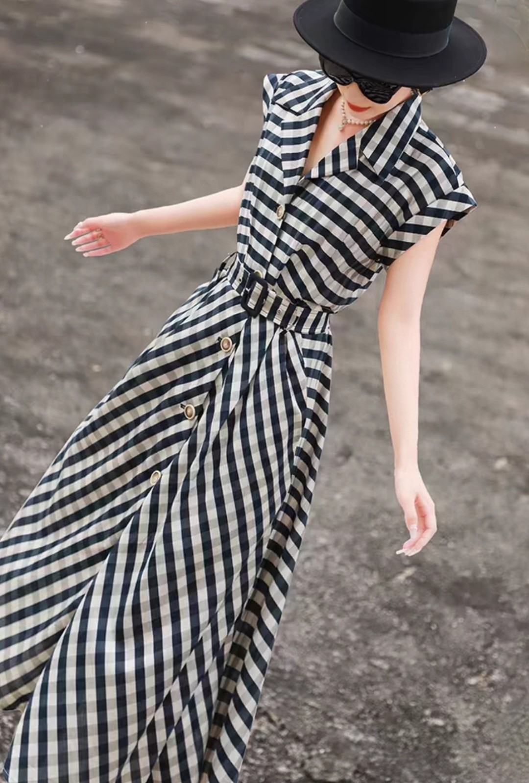 2025 Short sleeved waist cinching dressFashion Week Show Customized Fashion Tailored clothing womens Fashion Paris.M338