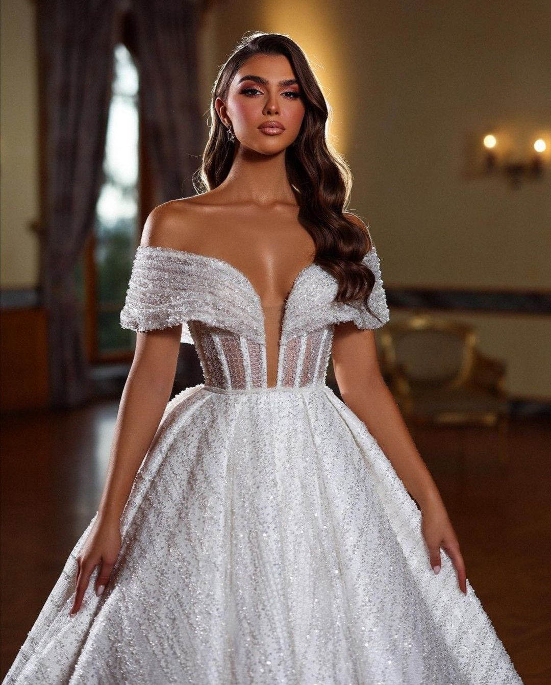 Classic A Line Women Wedding Dress Off Shoulder Sleeveless Bridal Gowns Sequins Sweep Train Dress Custom Made