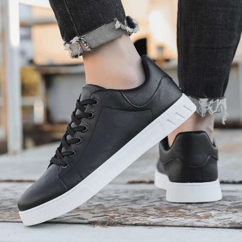 Hot Sale Brown Sneaker Big Size 45 Comfortable Leather For Men Oxford Casual Flat Skateboard Shoes Man Sneakers