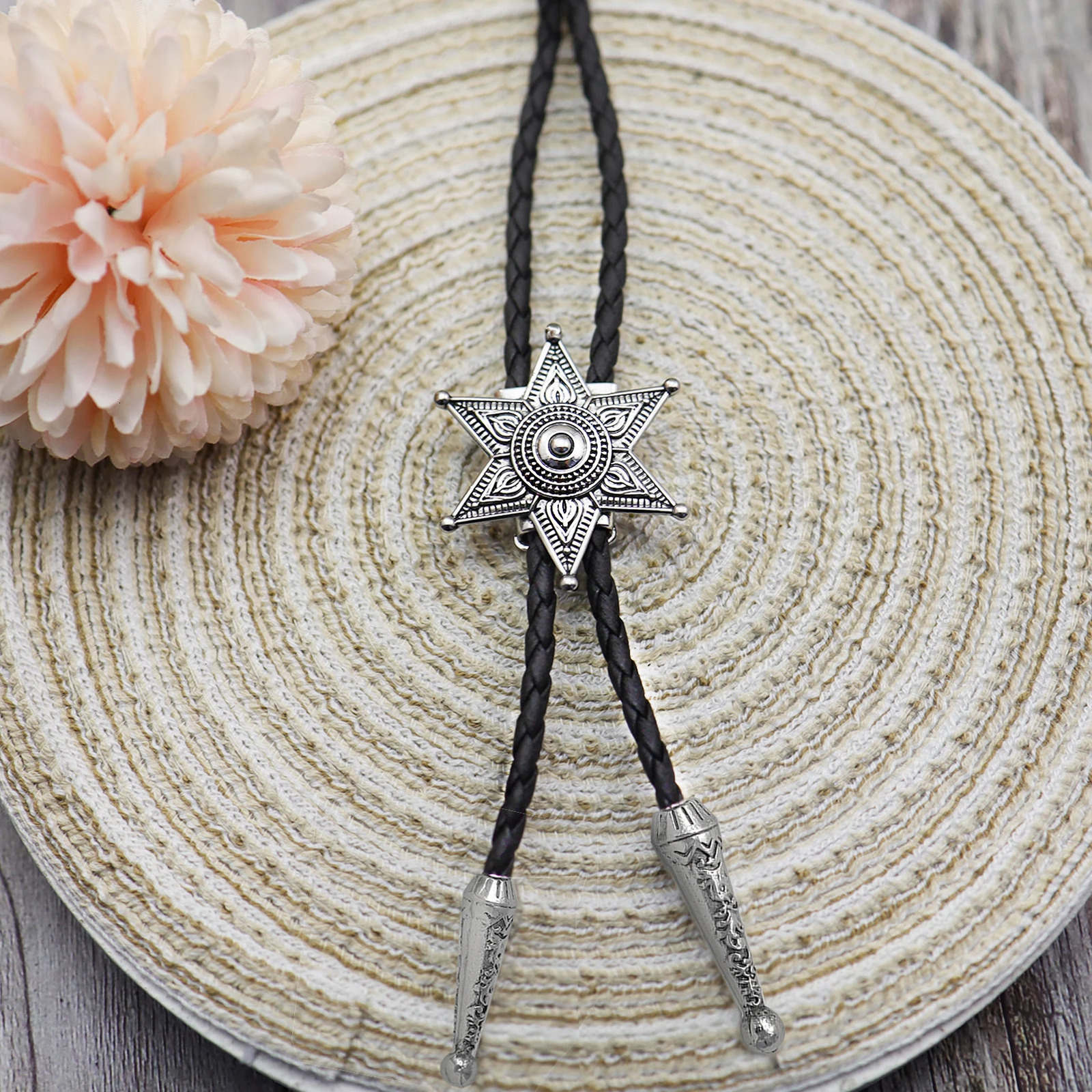 Vintage Western Cowboy Bolo Tie for Men Star Bull Circular Cross Pendant Black Leather Rope Necktie Women Necklace Accessories 250430
