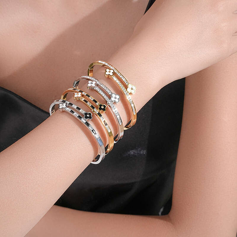 Hot sale Clover Bracelet Designer jewelry Four leaf flower high end titanium steel diamond inlaid bracelet luxury versatile fashion exquisite adjustab