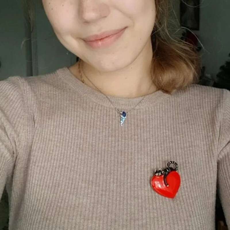 Original Enamel Heart Lazy Cat Pins For Lovers Wedding Jewelry Brooch Christmas New Year Gift