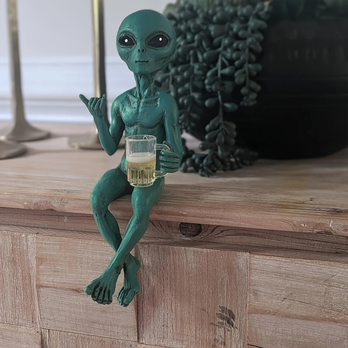 Drinking Alien Sculpture Novelty Alien Collectibles Funny Desktop Decoration For Desk Bedroom Decoration 251203