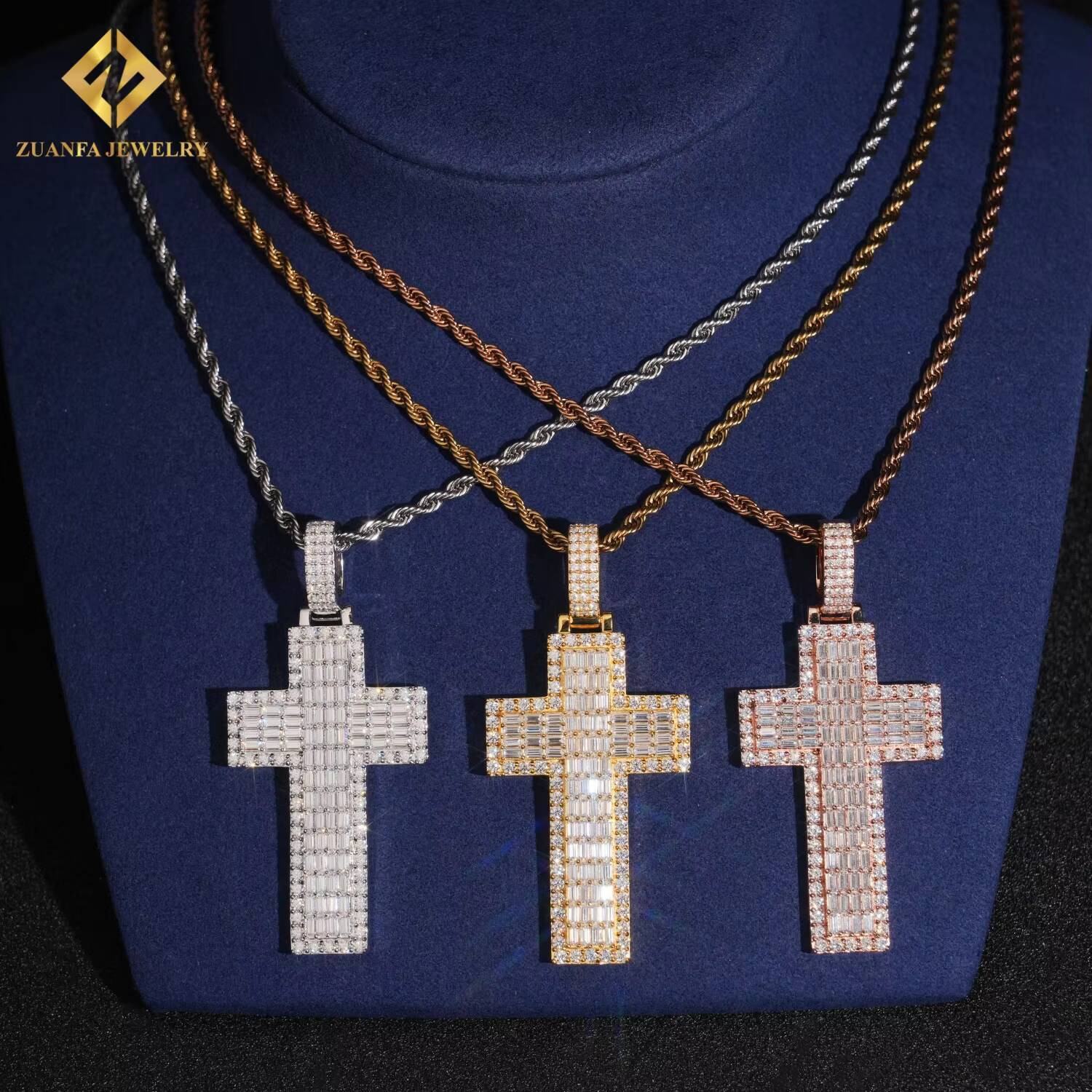 Fashion Jewelry 925 Sterling Silver Iced Out Baguette Vvs Moissanite Cross Pendant for Men Women