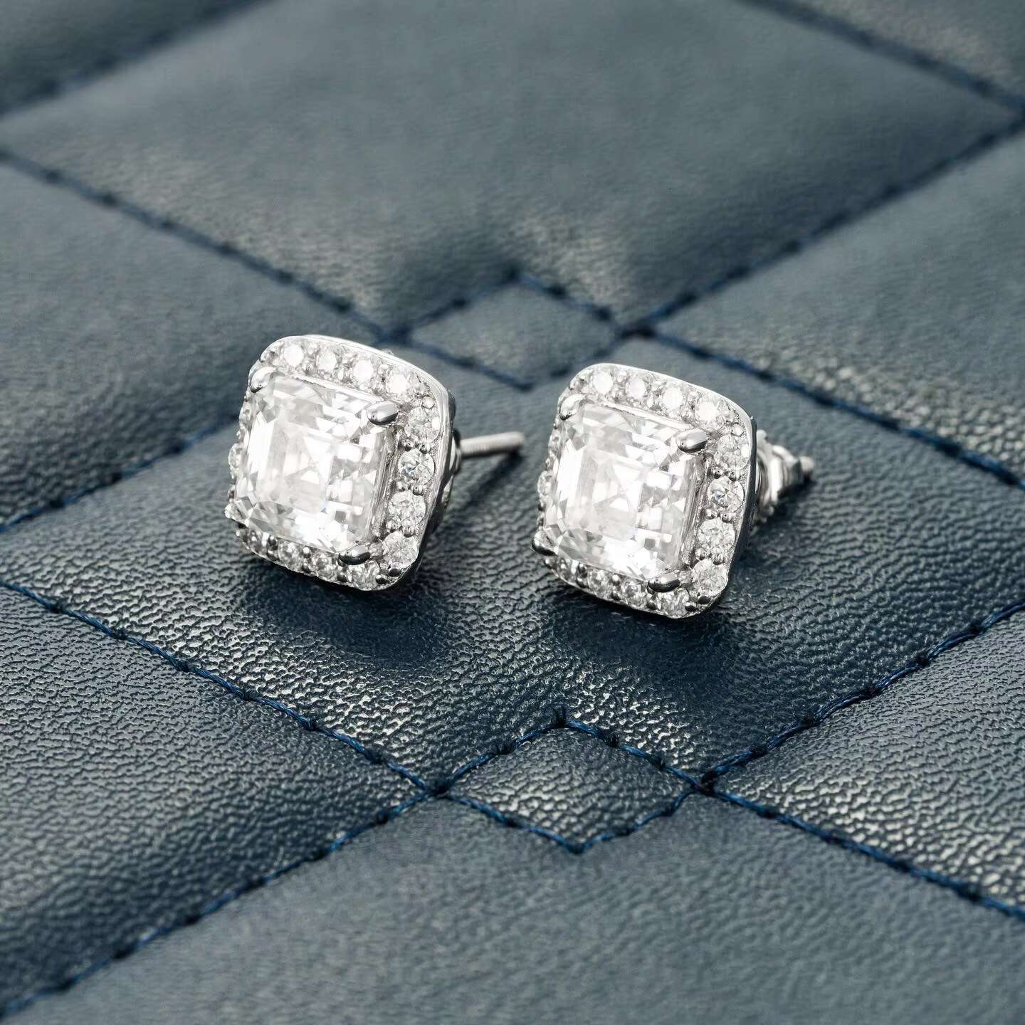 Custom Moissanite Earring 925 Sterling Sliver White Gold Hand Setting Iced Out Studs Vvs Moissanite Earring