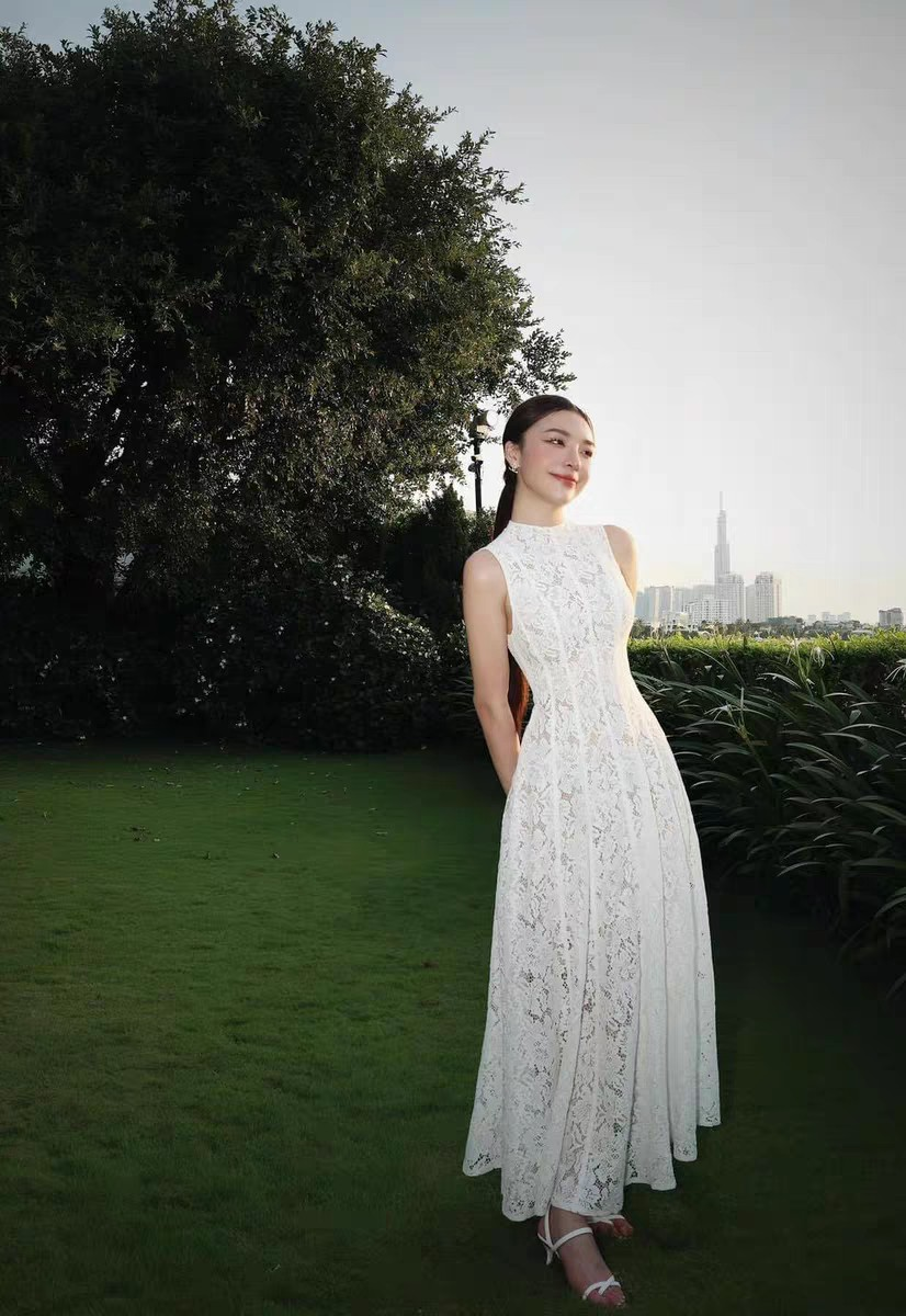 2025 Lace waist cinching dress Fashion Week Show Customized Fashion Tailored clothing womens Fashion Paris.M325
