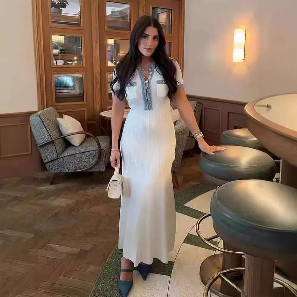 2024 Autumn/Winter New Elegant Short Sleeve V-Neck Knit French Style Medium Long Dress For Women