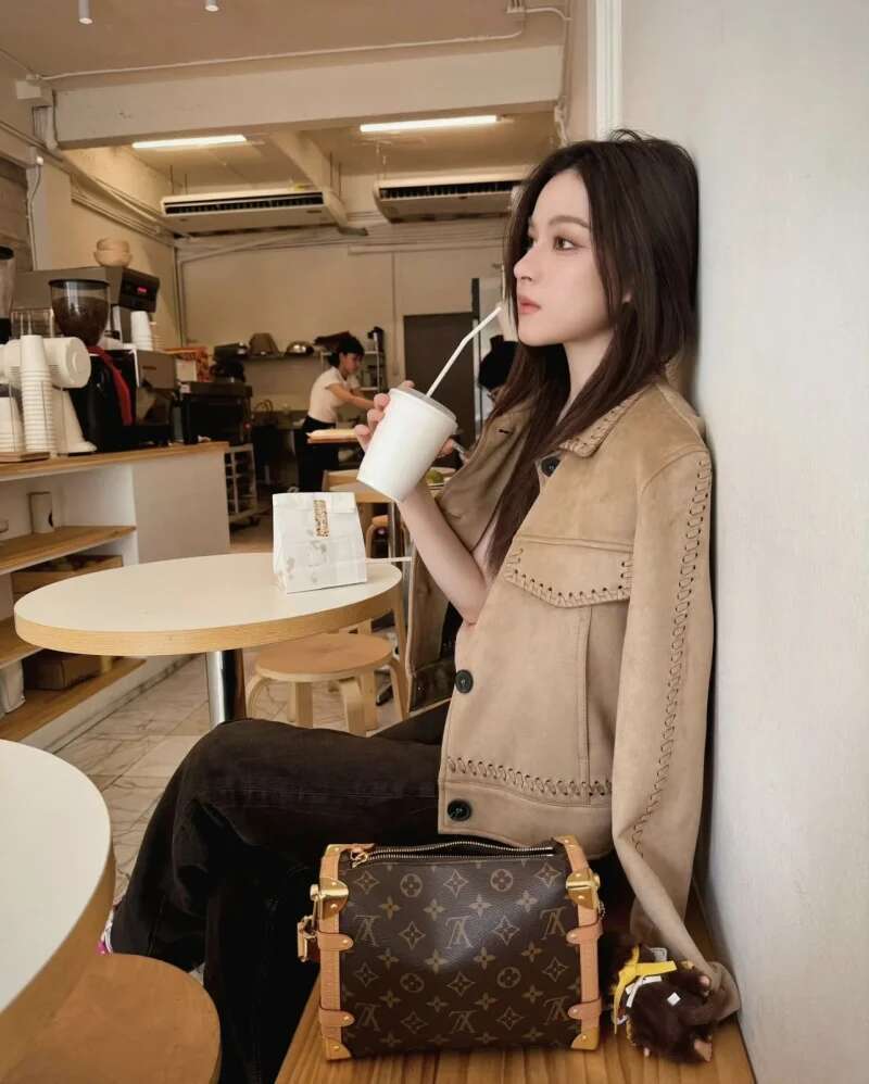 ETJ 2025 TRAF Spring New Women's Fashion Handwoven with detail suede texture Effect lapel short jacket