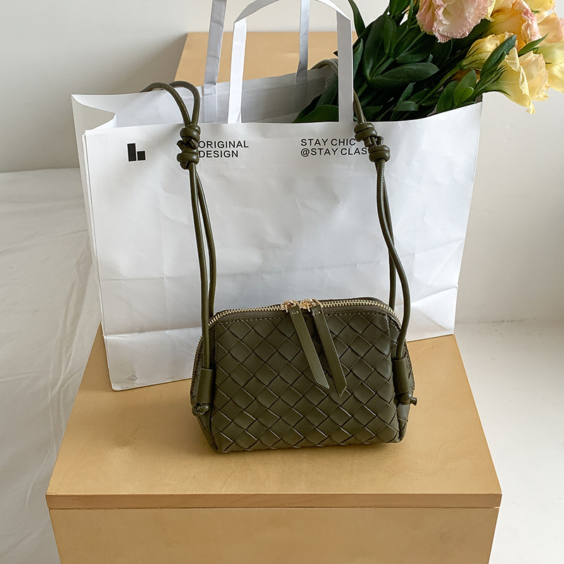 Small Fresh Female Bag Spring New Soft Woven Bag Women'S Single Shoulder Diagonal Shell Bag