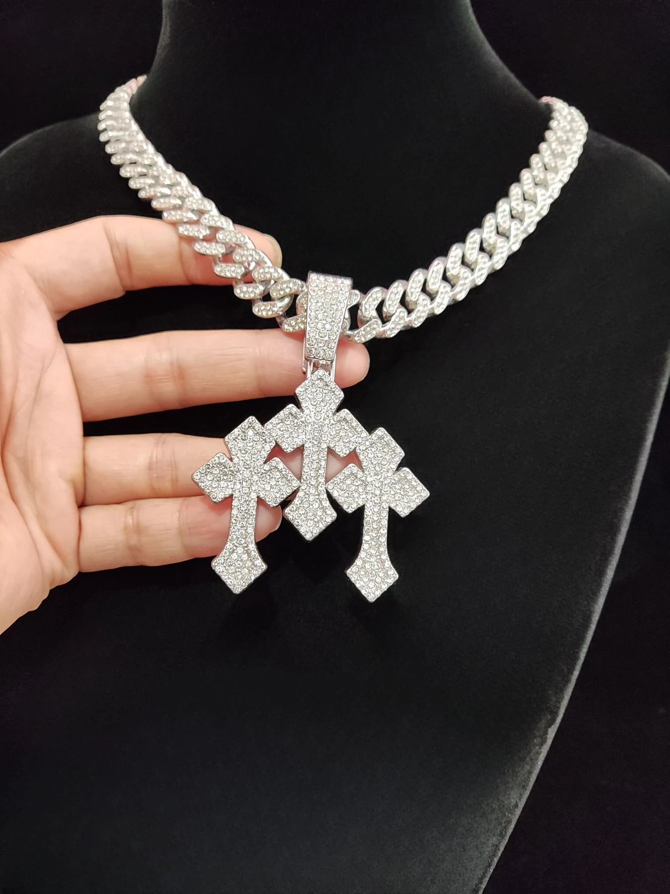 Arrived Hip Hop Cross Pendant Necklace Men Women Chain Iced Out Bling Cuban Necklaces HipHop Jewelry Fashion Gift 250428