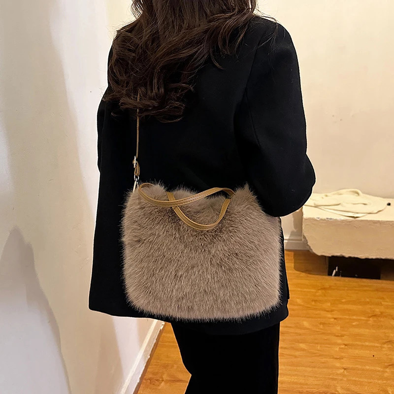 Artificial fur handbag womens bucket plush womens handbag soft winter cross body shoulder bag Bolsa Feminina 250427