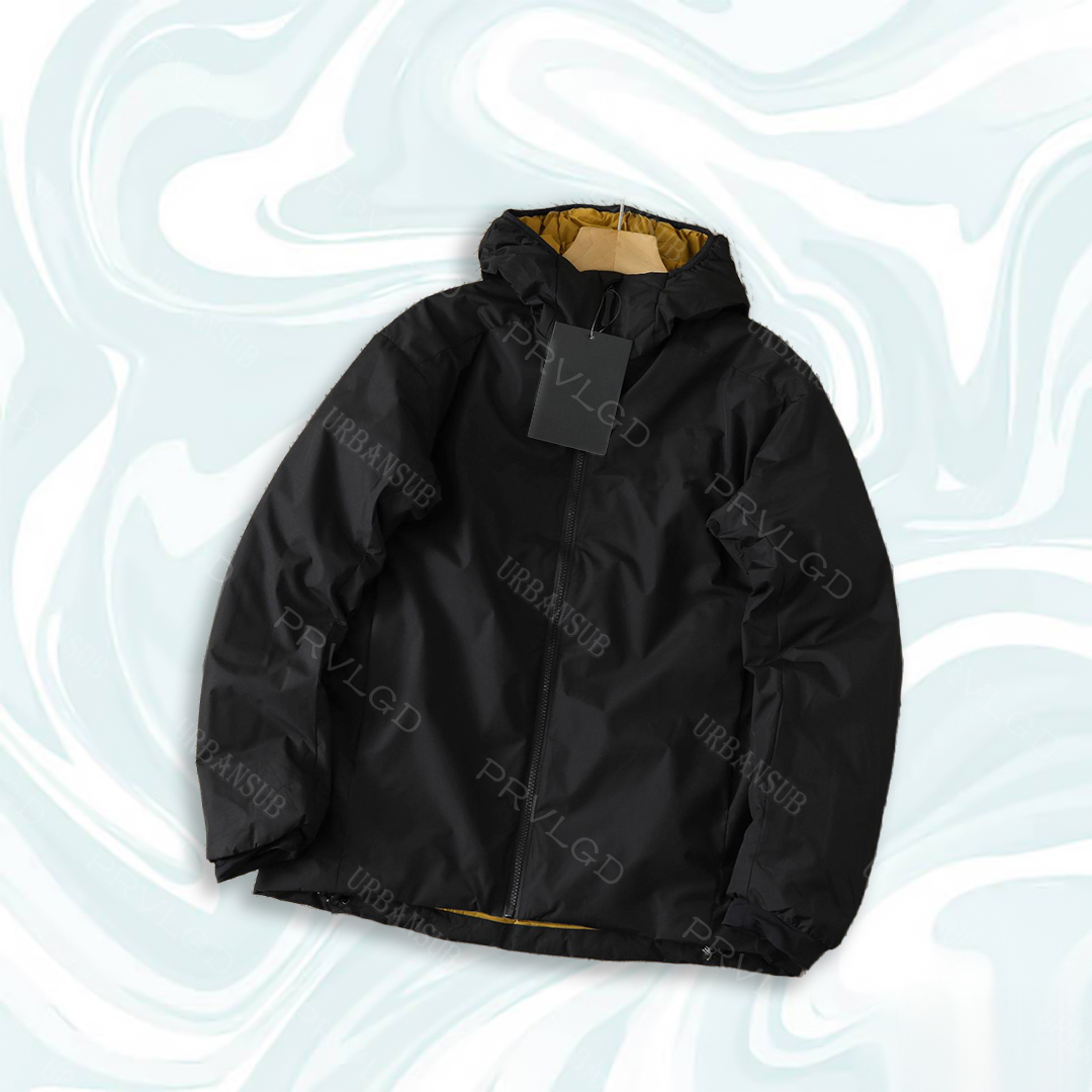Fashionable Down-Filled Jacket Combining Contemporary Aesthetics and Insulation