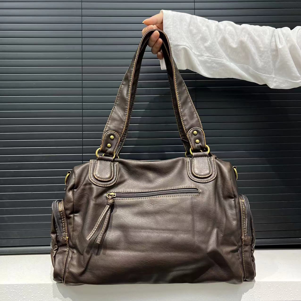 Ladies' fashionable Y2K washed used motorcycle bag, large capacity retro single shoulder crossbody handbag