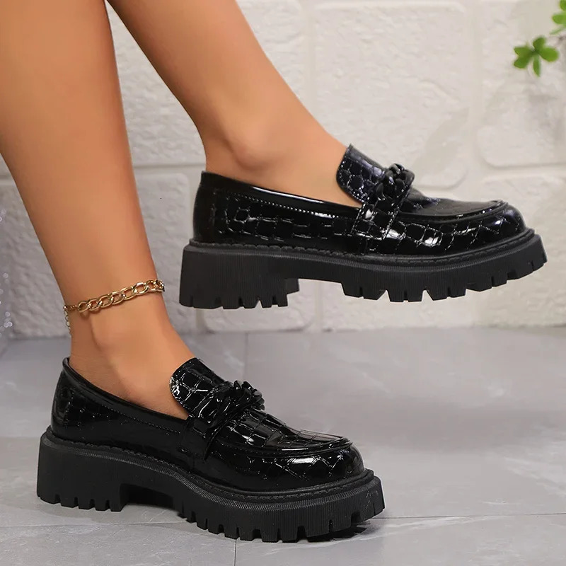 Womens Chain Decor Platform Loafers Fashion Black Patent Leather Dress Shoes Woman Comfortable Slip On Flat Shoes Plus Size 42 250421
