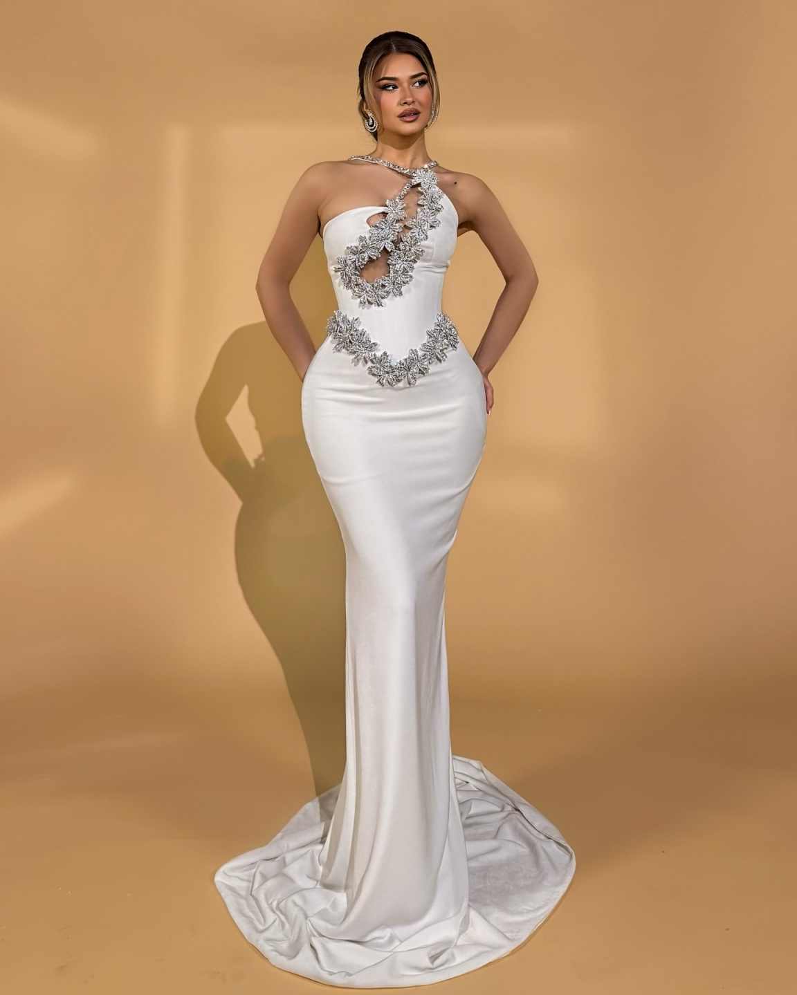 Simple Halter Celebrity Evening Dresses Elegant Sleeveless Prom Dresses Crystal Appliques Floor Length Party Women Formal Gowns