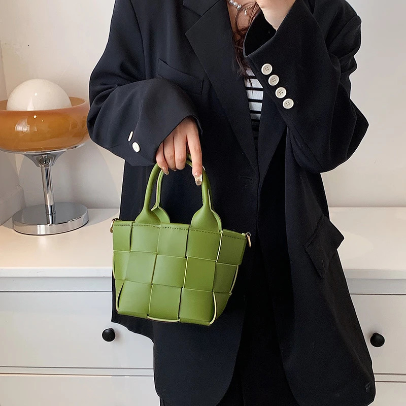 Womens Cross Bag Summer Handbag Solid Color Leather Drawstring Bucket Bag Monedero 250427