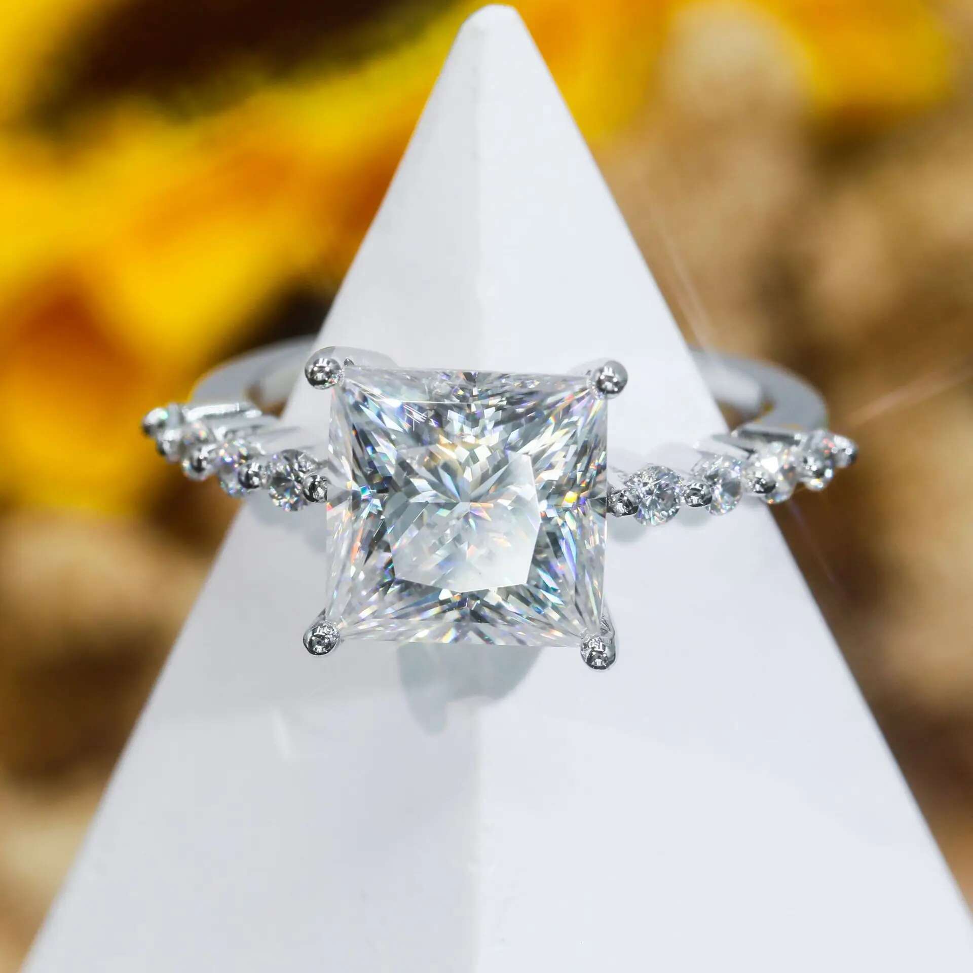 Full Moissanite Diamond D Color VVS 2/4/6CT Princess Cut Womens Ring S925 Sliver 18K White Gold Wedding FineRings for Women
