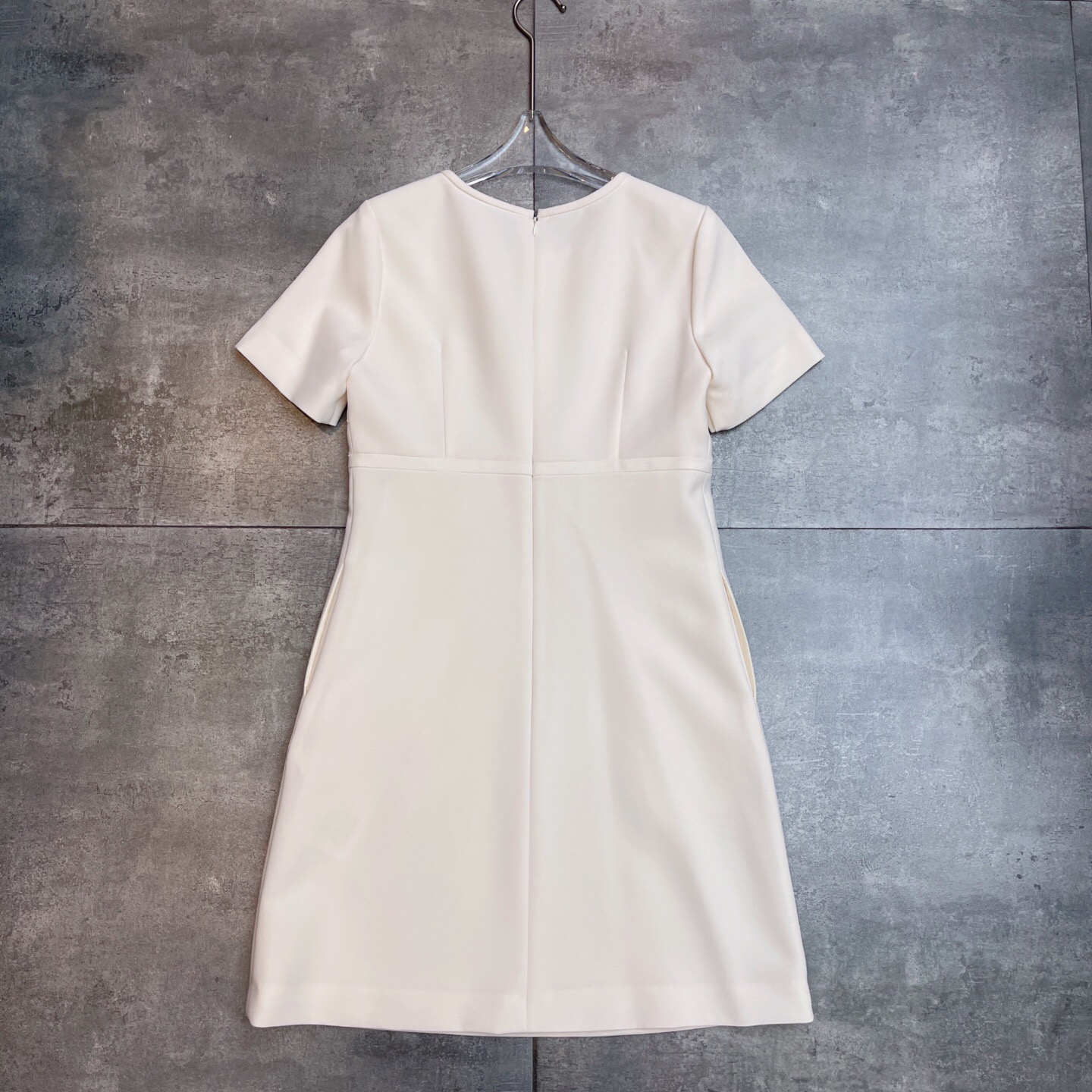 Valent0 Paris 2025 dress Fashion Week Show Customized Fashion Tailored clothing womens Fashion Paris.M340